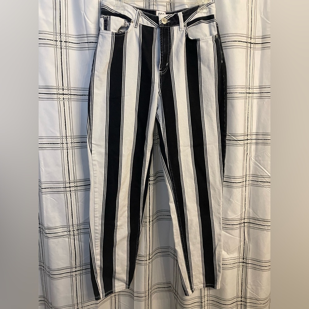 BDG Urban Outfitters Mom Jean